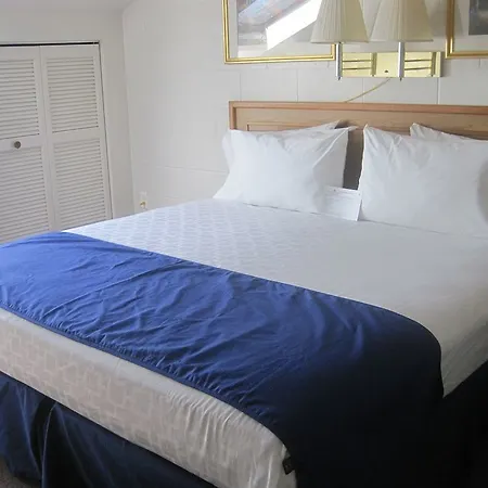 Constitution Hotel 2*