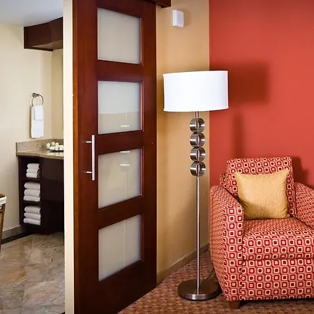 Courtyard By Marriott Logan Airport Hotel 3*