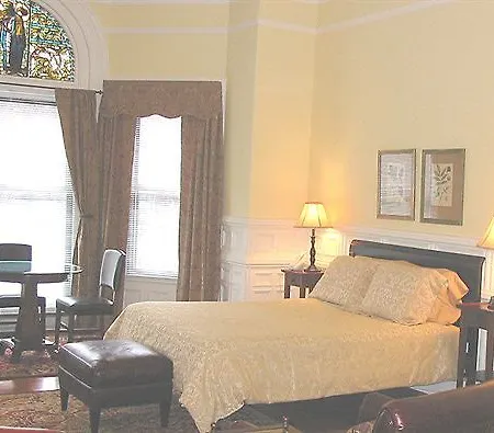 Back Bay Suites *