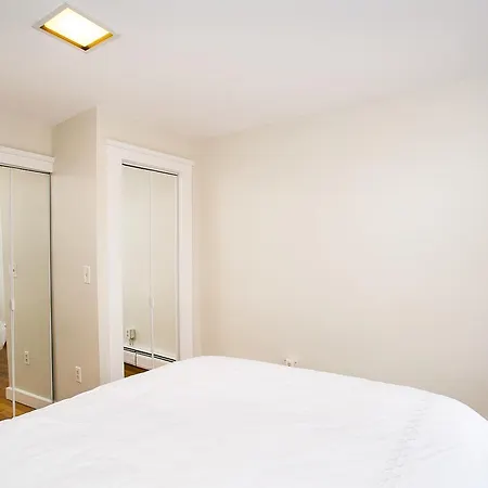 Apartment 112 Myrtle #3 By Live