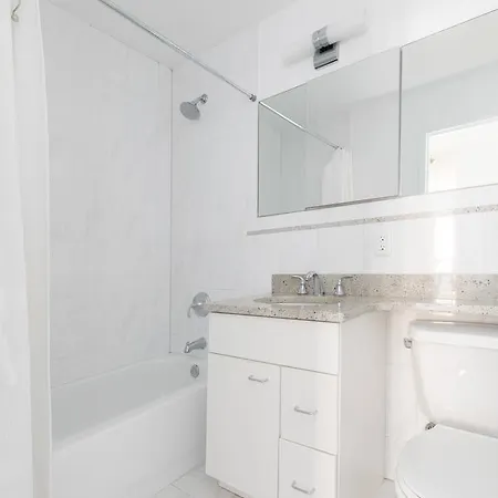 Two-bedroom On Exeter Street Apt 203 *