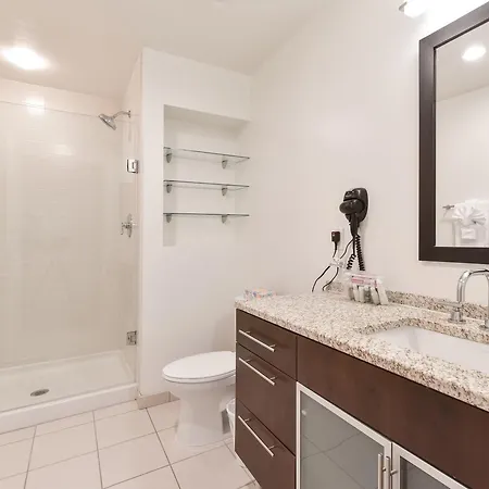 Global Luxury At Kenmore Square * Boston