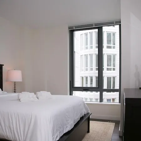 Two-bedroom On N Western Avenue Apt 308