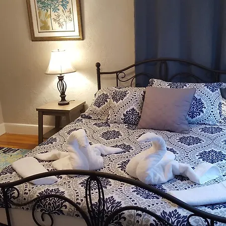Natalie House Bed & Breakfast