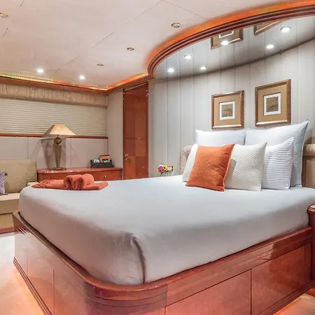 Troca One Botel