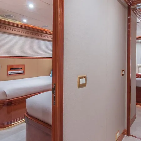 Troca One Botel
