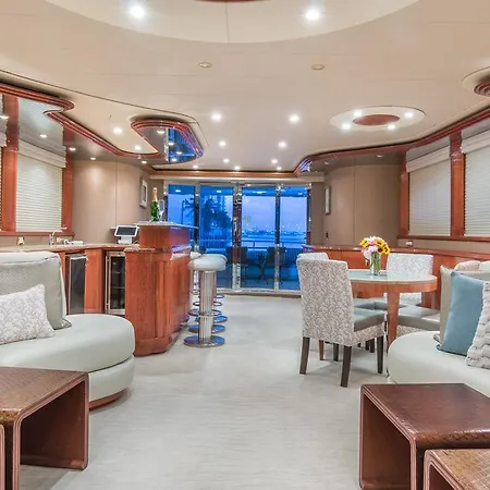 Botel Troca One