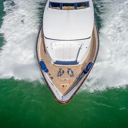 Troca One Botel