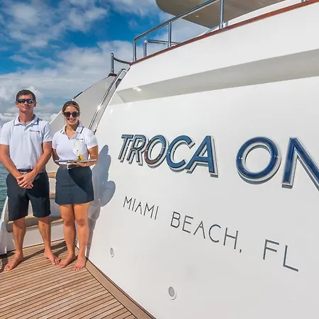 Botel Troca One *