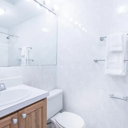 One-bedroom On Warrenton Street Apt 3 Apartment