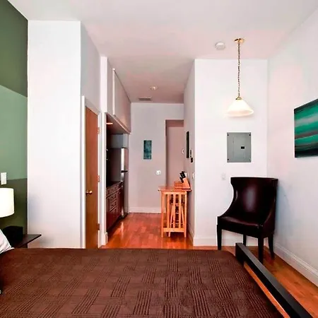 Christopher Apartment *