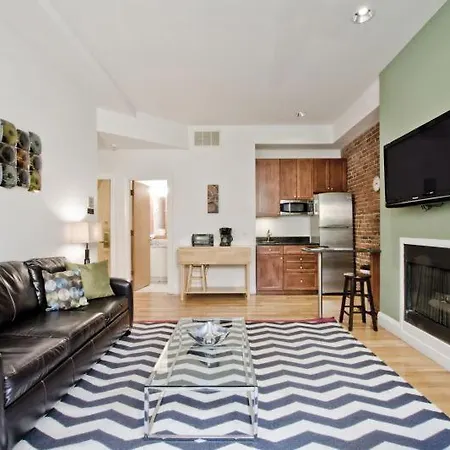 Christopher Apartment