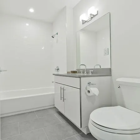 Two-bedroom On Tremont Street Apt 602 Apartment *