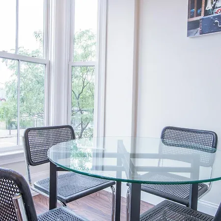 One-bedroom On Washington Street Apt 5