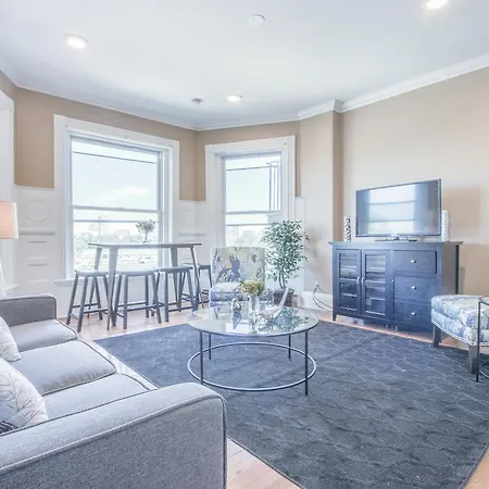 One-bedroom On Bay State Road Apt 3r