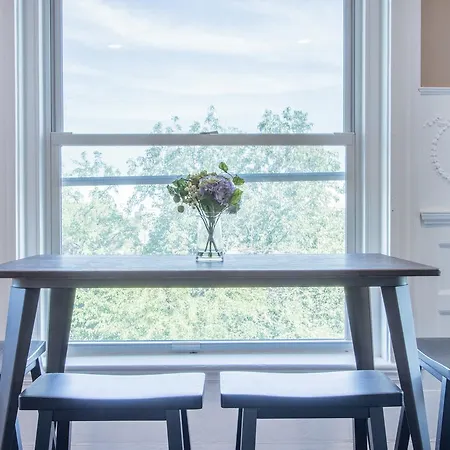 One-bedroom On Bay State Road Apt 3r Boston