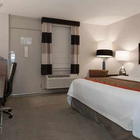 Ramada By Wyndham Hotel 3*