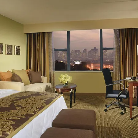 Courtyard By Marriott Logan Airport Boston