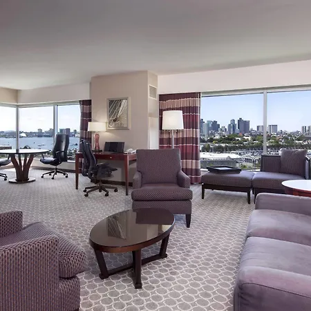 Hilton Logan Airport 4*