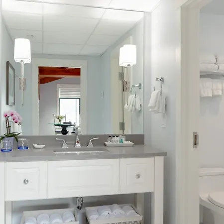 Inn Yacht Haven Boston