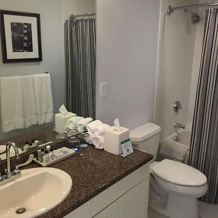 Yacht Haven Inn 4*