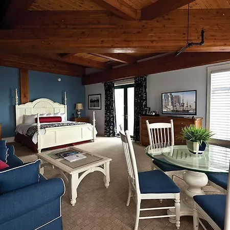 Yacht Haven 4*