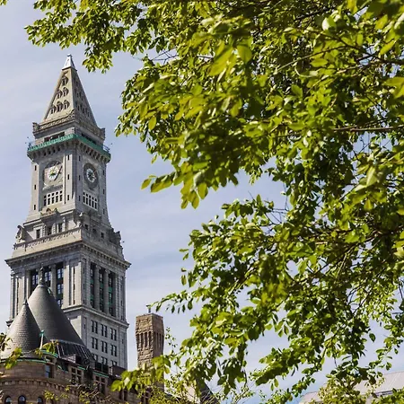 Marriott Vacation Club At Custom House,   3* Boston