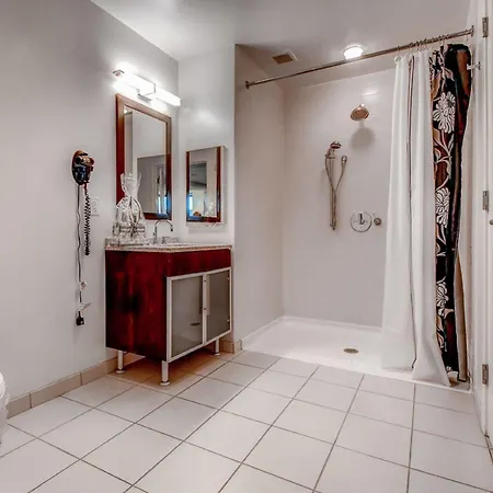 Global Luxury At Kenmore Square * Boston