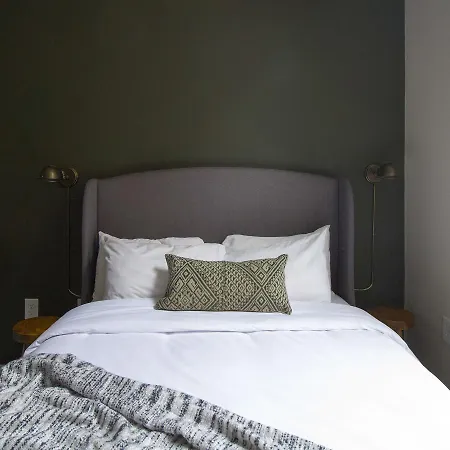 Studio On Arch Street Apt 2e *