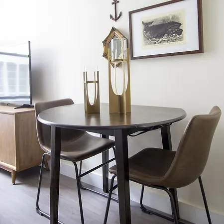 Studio On Arch Street Apt 2e Boston