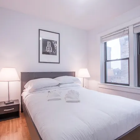 Premier Theater District Suites By Sonder