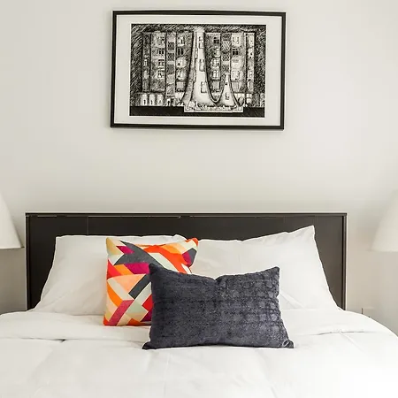 Aparthotel Premier Theater District Suites By Sonder 3*