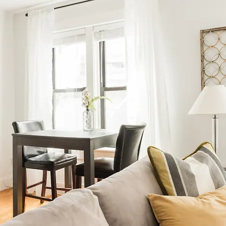 Aparthotel Premier Theater District Suites By Sonder