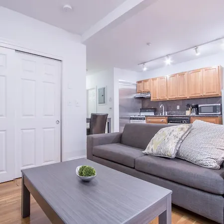 Premier Theater District Suites By Sonder 3*