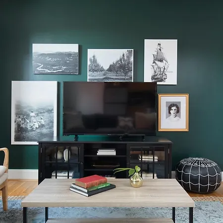 Premier Theater District Suites By Sonder 3*