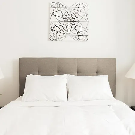 Premier Theater District Suites By Sonder Aparthotel 3*