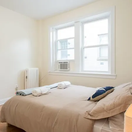 Stunning 2 Bedroom By University With Parking *