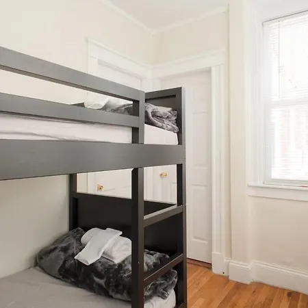 Gorgeous 2 Bedroom By University And Private Parking * Boston