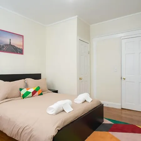 Gorgeous 2 Bedroom By University And Private Parking