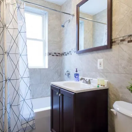 Apartment Gorgeous 2 Bedroom By University And Private Parking *