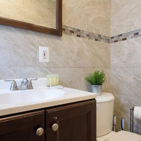 Gorgeous 2 Bedroom By University And Private Parking Boston