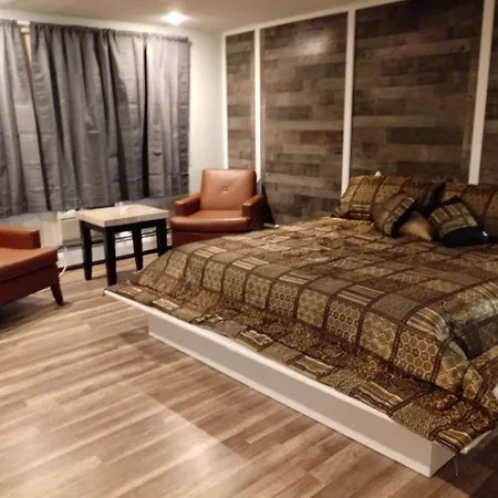 Motel Town Line