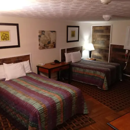 Motel Town Line Boston
