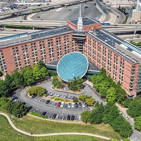 Hotel Hilton Logan Airport 4*
