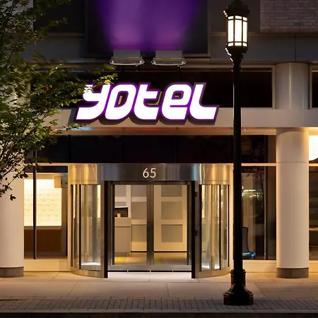 Yotel Hotel 4*