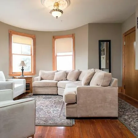 Apartment Mayhew At Upham's Corner Apts *