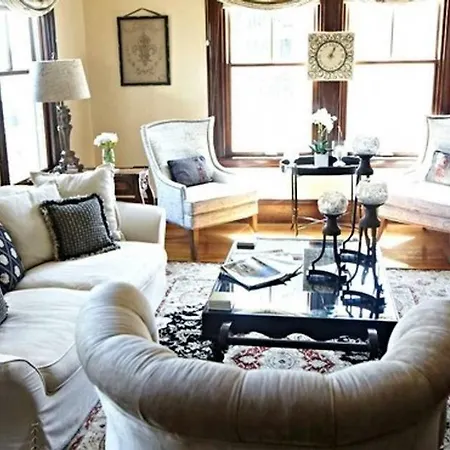 Apartment Grand View On Jones Hill Boston