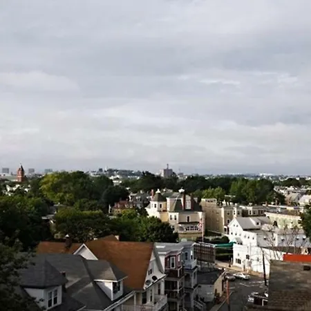 Apartment Grand View On Jones Hill Boston