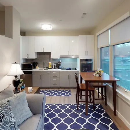 Evolve East Apartment *