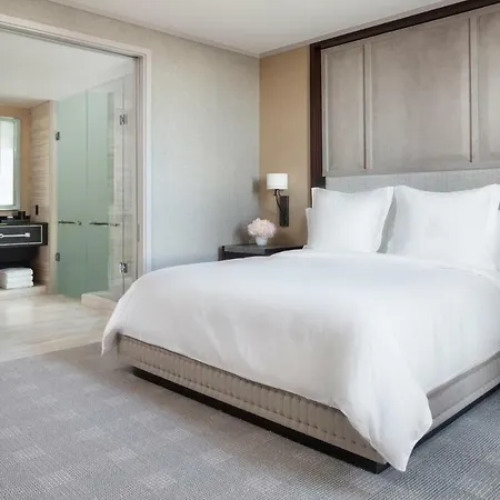 Four Seasons One Dalton Street, 5* Boston